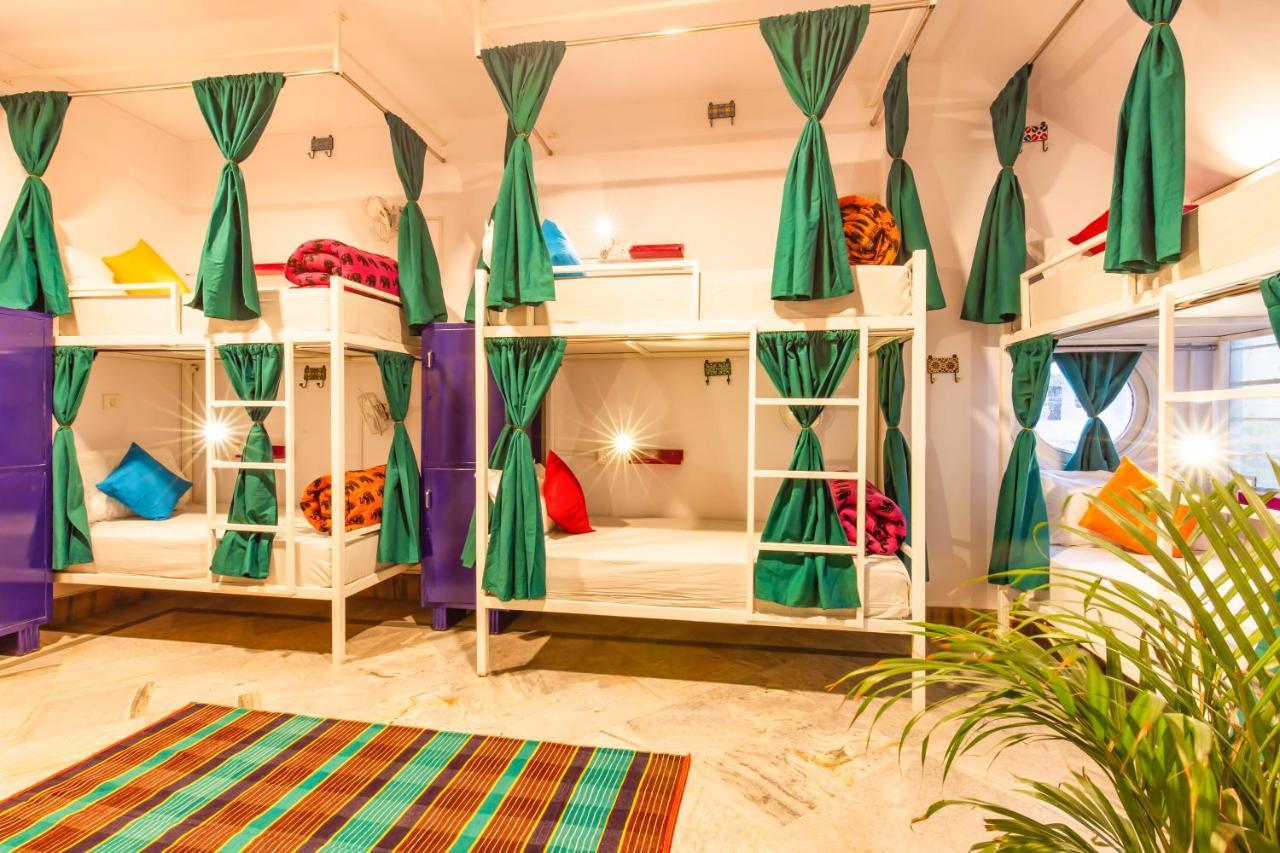 goSTOPS Jaipur Bagian luar foto